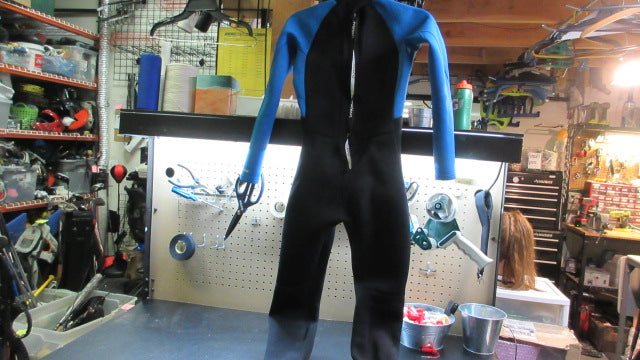 Load image into Gallery viewer, Used Lemorecn Wetsuit - Size 14
