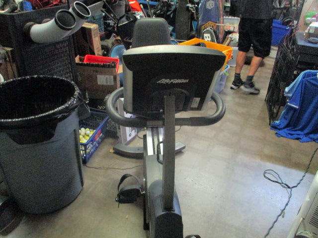 Load image into Gallery viewer, Use Life Fitnes R1 RECUMBENT BIKE
