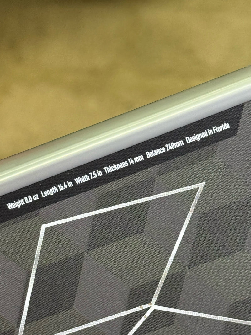 Load image into Gallery viewer, Used Diadem Edge 18k Speed Pro Pickleball Paddle DEMO
