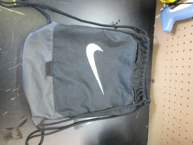 Load image into Gallery viewer, Used Nike String Bag
