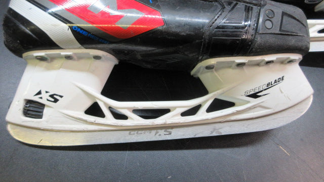 Load image into Gallery viewer, Used CCM Jetspeed FT 670 Hockey Skates - 6.5
