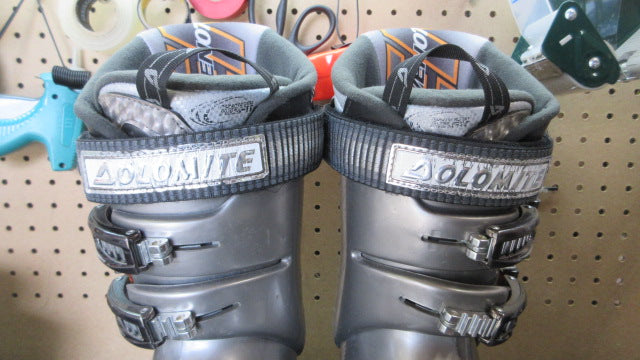 Load image into Gallery viewer, Used Dolomite XS Seven 07 Ski Boots - Size 26-26.5
