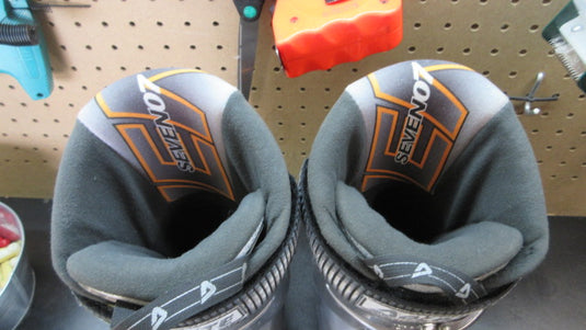 Used Dolomite XS Seven 07 Ski Boots - Size 26-26.5