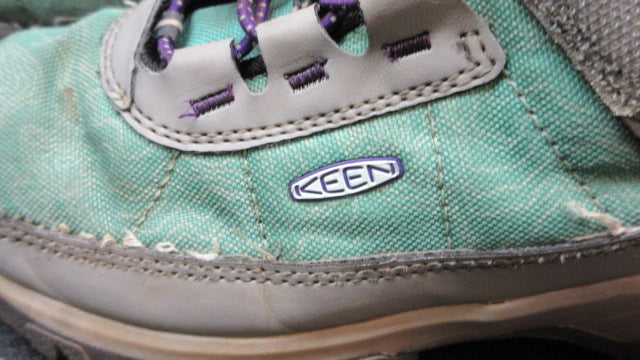 Load image into Gallery viewer, Used Keen Targhee Sport Vented Hiking Shoe - Size Youth 13
