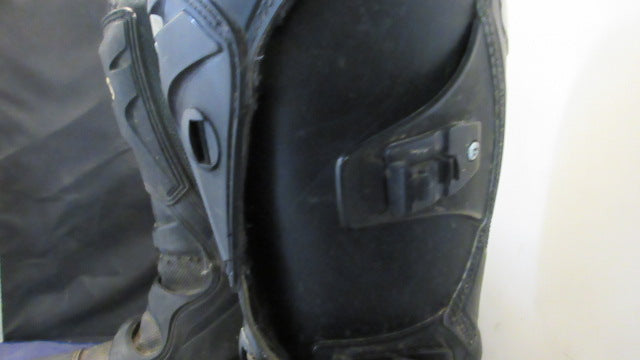 Load image into Gallery viewer, Used Fox Racing Tracker Motorcross Boots Adult Size 8 - Wear &amp; Needs New Buckle
