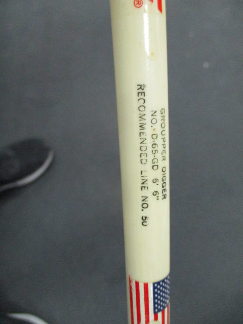 Load image into Gallery viewer, Used Hurricane Groupper Digger 6' 6' Rod With PENN Longbeach 66 Reel

