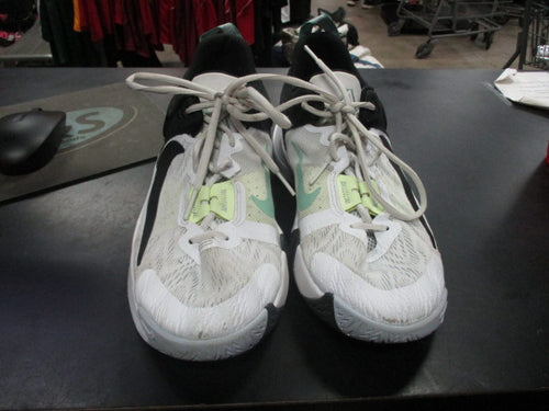 Used Nike Giannis Immortality Size Youth 7 Volleyball Shoes
