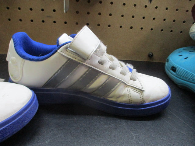 Load image into Gallery viewer, Used Adidas Star Wars Grand Court 2.0 Shoes - Youth 2
