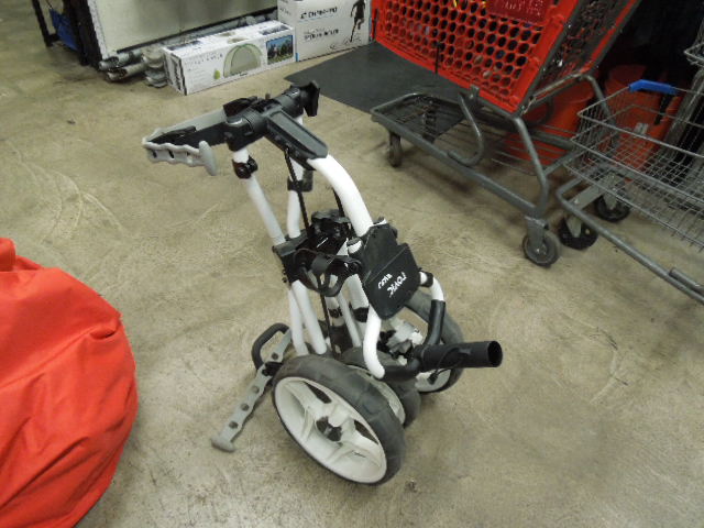 Load image into Gallery viewer, Used Rovic Model RV3J Junior Youth 3-Wheel Golf Push Cart
