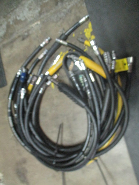 Load image into Gallery viewer, Used Bulk Replacement BCD and Regulator Hoses(AS IS See Pictures)
