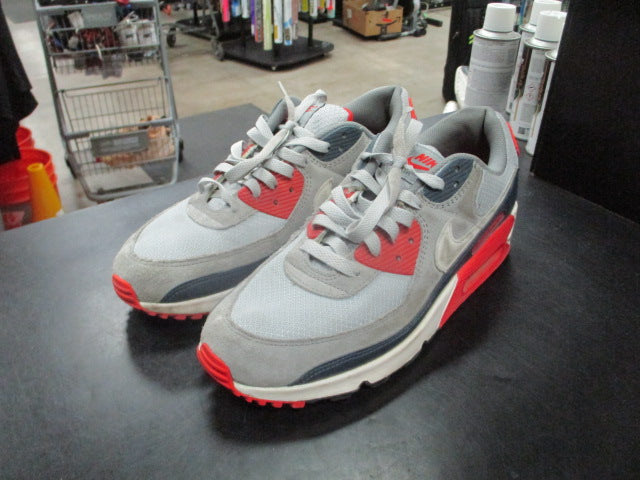 Load image into Gallery viewer, Used Nike Air Max 90s Size 10
