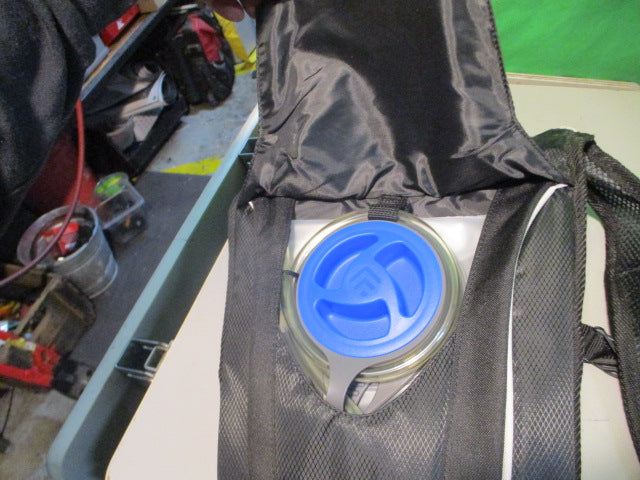 Load image into Gallery viewer, Outdoor Products Kilometer 64OZ Camelbak
