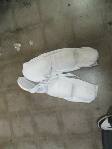Used Schutt Adult Medium 7-Padded White Football Pant