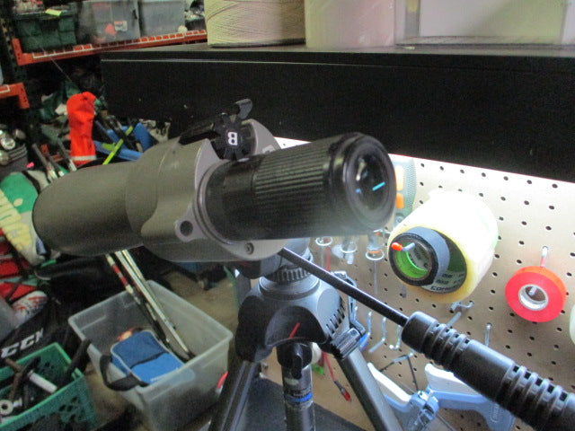 Load image into Gallery viewer, Used Bushnell Spacemaster 11 Vangaurd 20-08-58 Telescope

