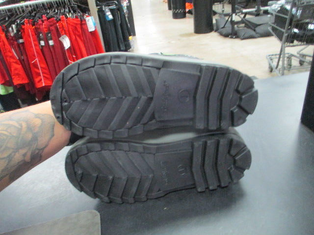 Load image into Gallery viewer, Used Cat &amp; Jack Size 1 Winter Boots
