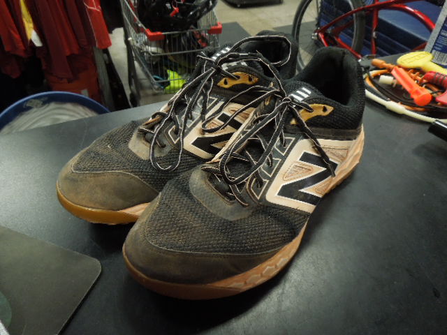 Load image into Gallery viewer, Used New Balance 3000v4 Turf Shoes Size 13
