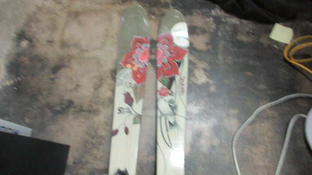 Load image into Gallery viewer, Used Rossignol S86 Womens 162cm Downhill skis with bindings
