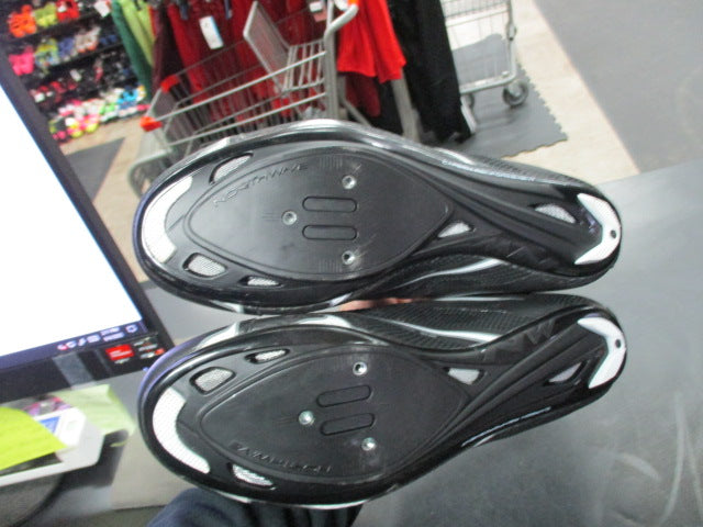 Load image into Gallery viewer, Used Northwave Cycling Shoes Size 11
