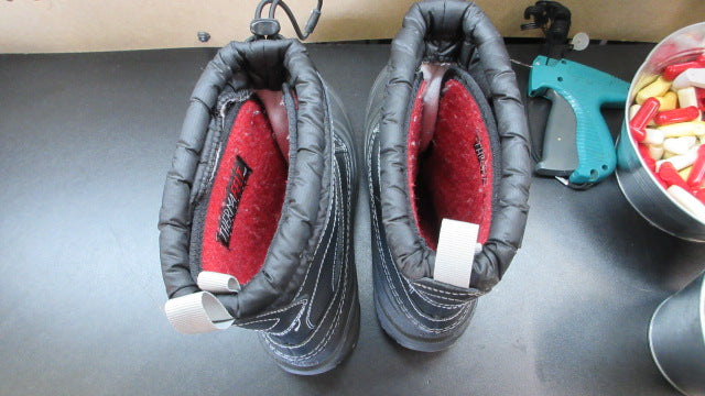 Load image into Gallery viewer, Used North Face Snow Boots - Size 6
