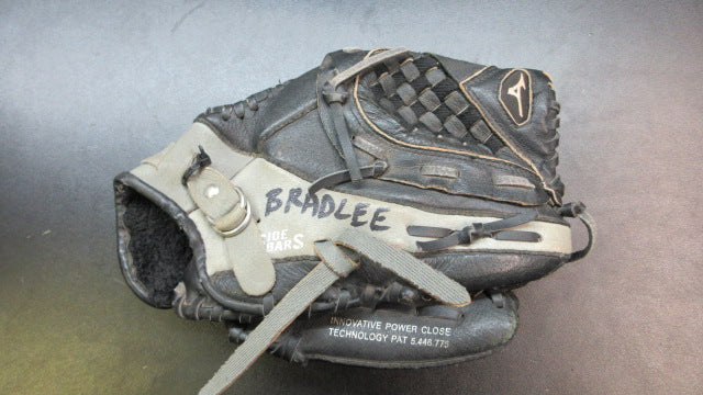 Load image into Gallery viewer, Used Mizuno Power Close 10.5&quot; Leather Glove - RHT
