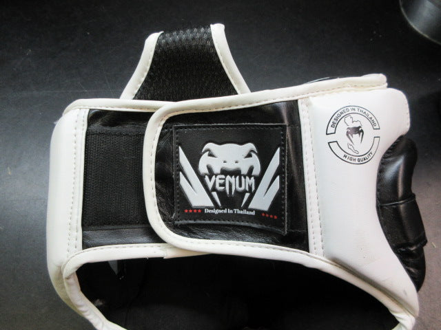 Load image into Gallery viewer, Used Venum Challenger 2.0 Headgear
