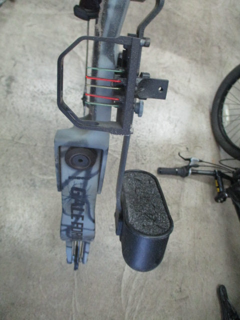 Load image into Gallery viewer, Used Gale Force 65lb Draw Compound Bow
