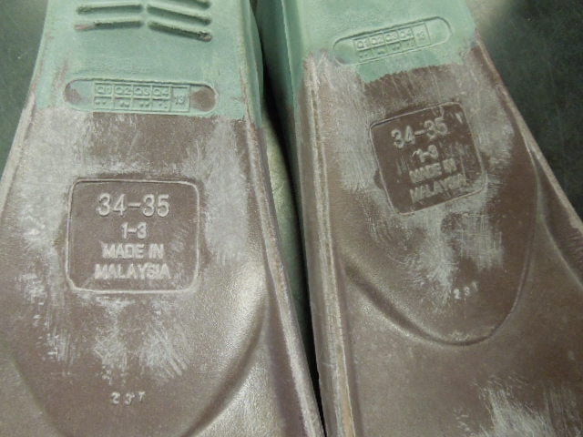 Load image into Gallery viewer, Used TYR Youth Crossblade Slip On Fins Size 1-3
