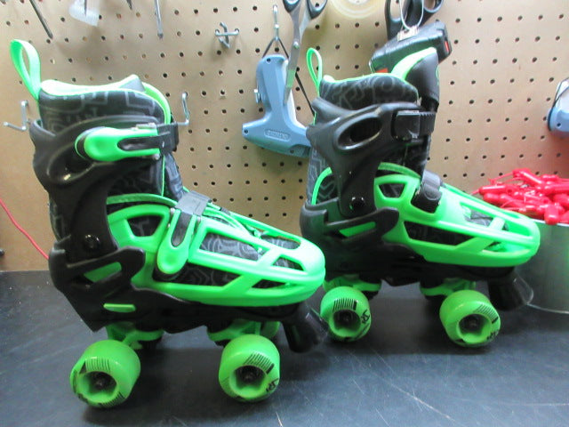 Load image into Gallery viewer, Used Roller Derby Green Kids Inline-Quad Combo Skates - Size 3-6

