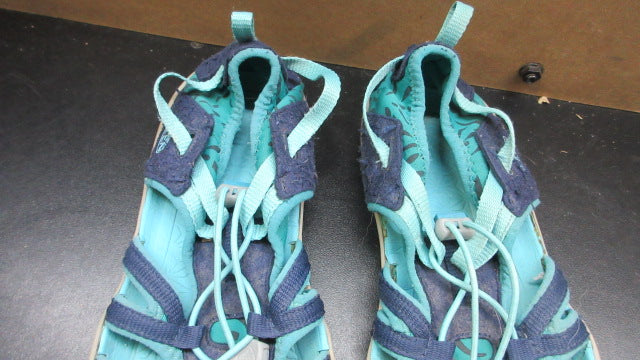 Load image into Gallery viewer, Used Keen Sandals Walk Trail - Size 5
