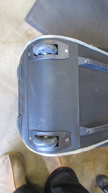 Load image into Gallery viewer, Used Bagboy Soft Golf Travel Bag
