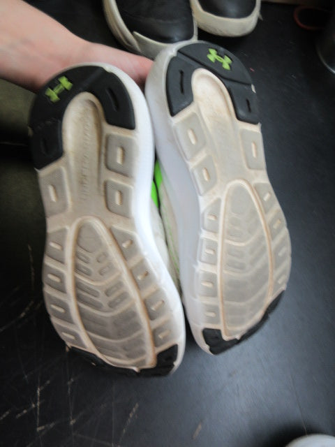 Load image into Gallery viewer, Used Under Armour Charged Rogue 5 Running Shoes - Size Youth 5
