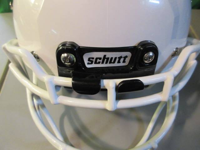Load image into Gallery viewer, Used Schutt Vengeance A3 White Youth Medium Football Helmet (No Jawpads)
