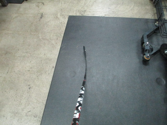 Load image into Gallery viewer, Used Hockey Star Blackeye 58&quot; Hockey Stick - RH
