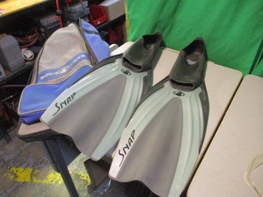 Used Body Glove Snap 22" Size 5-6 Dive Fins