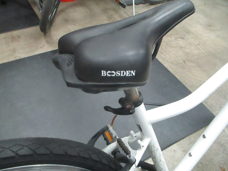 Load image into Gallery viewer, Used Riverside 100 24&quot; 7 Speed Teen Bicycle
