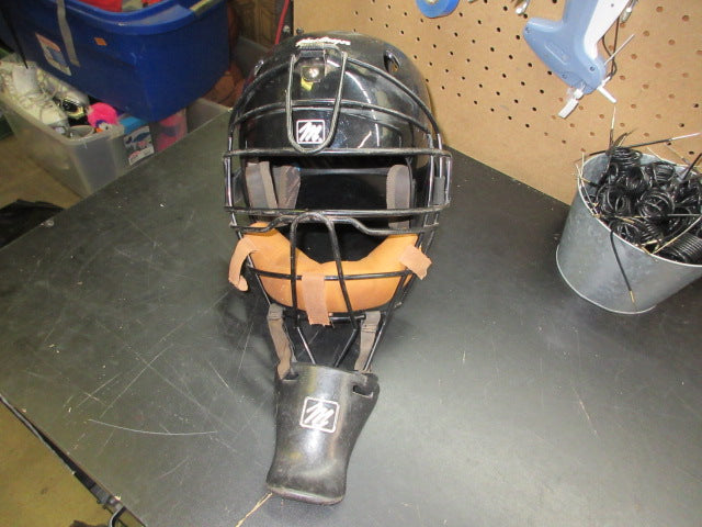 Load image into Gallery viewer, Used MacGregor URS-304 Baseball Catcher's Helmet / Protective Face Mask
