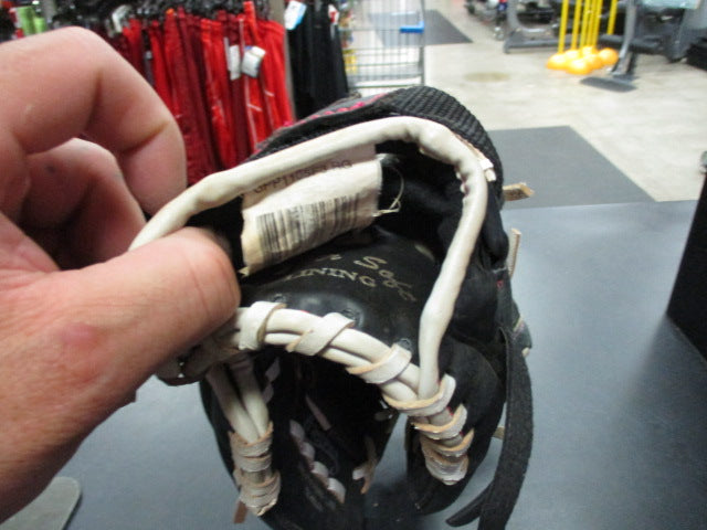Load image into Gallery viewer, Used Mizunio Prospect Finch Series 11&quot; Softball Glove - RHT
