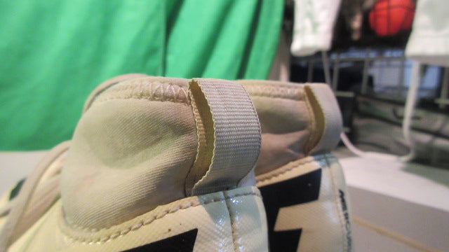 Load image into Gallery viewer, Used Nike Mercurial Superfly 9 Club Youth 2.5Y Indoor Soccer Turf Cleats
