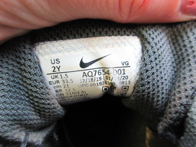 Load image into Gallery viewer, Used Nike Alpha Menace 2 Shark Football Cleats - Size Youth 2
