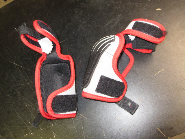 Load image into Gallery viewer, Used Total Hockey Elbow Pads - Size Youth Small
