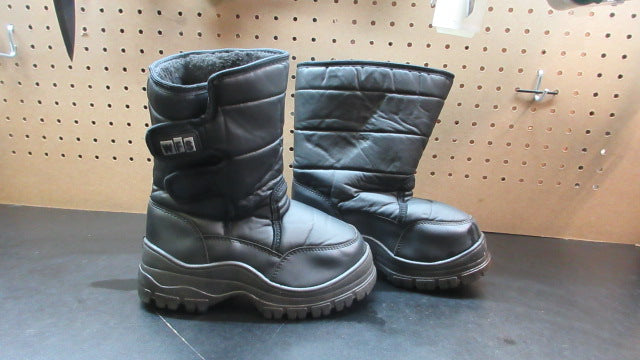 Load image into Gallery viewer, Used WFS Snow Boots - Size Youth 4
