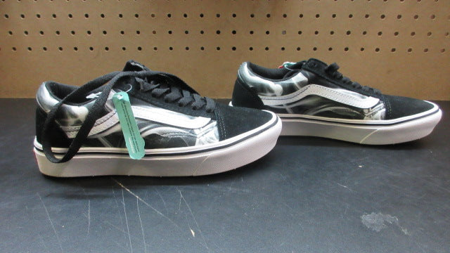 Load image into Gallery viewer, Vans Old Skool After Dark Sneaker - Size 4
