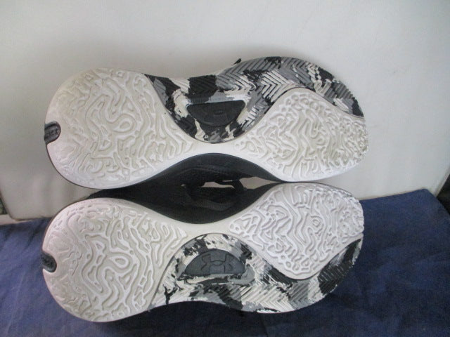 Load image into Gallery viewer, Used Under Armour UA Lockdown 6 Adult Size 8
