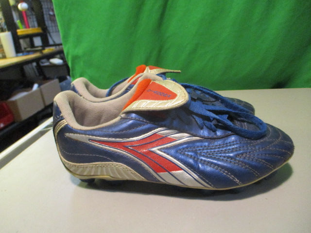 Load image into Gallery viewer, Used Diadora Size Youth 1 Soccer Cleats
