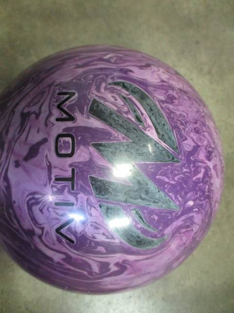 Load image into Gallery viewer, Used Motiv Revolt Havoc Bowling Ball - 14 lb
