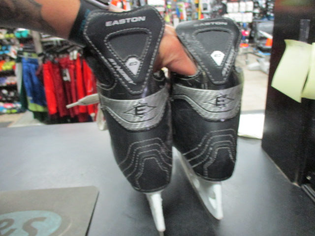Load image into Gallery viewer, Used Easton Syngery EQ 1.0 Size 1.5 Hockey Skates
