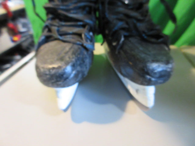 Load image into Gallery viewer, Used Bauer Vapor 3X Hockey Skates Size 5.5 Fit 1 - Right Heel is Split
