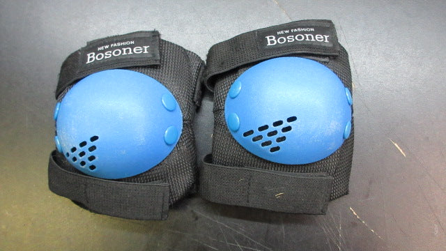 Load image into Gallery viewer, Used New Fashion Bosoner Skating Knee Pads - Size Small
