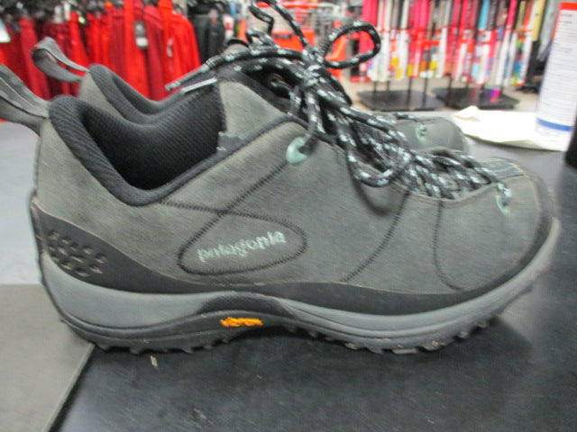 Load image into Gallery viewer, Used Patagonia Vibram Size Womens 5 Hiking Shoes
