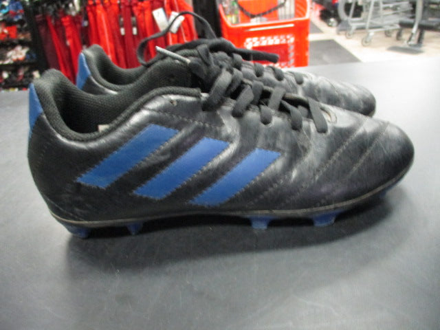 Load image into Gallery viewer, Used Adidas Firm Ground Size 2.5 Soccer Cleats
